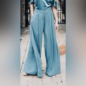 NWT Lauren Conrad 12 light Blue Silky Pants High Rise Pleated cruise party